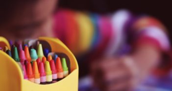 “L’insegnamento a distanza non può sostituire la scuola”. La parola ai genitori